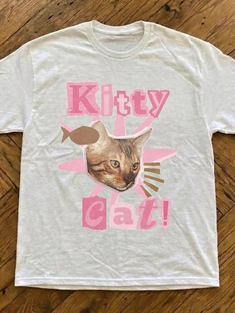 White T-shirt Gildan with Kitty Cat Graphic